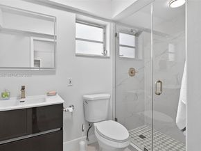 7081 NW 8th Ct, Plantation FL 33317