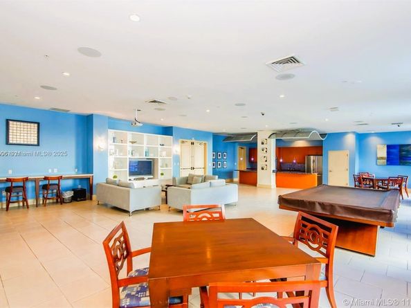 2000 N Bayshore Dr 907, Miami FL 33137