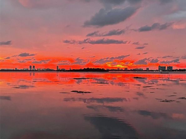 2000 N Bayshore Dr 907, Miami FL 33137