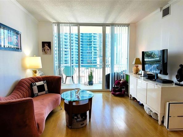 2000 N Bayshore Dr 907, Miami FL 33137