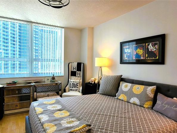 2000 N Bayshore Dr 907, Miami FL 33137