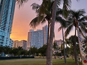 2000 N Bayshore Dr 907, Miami FL 33137