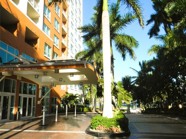 2000 N Bayshore Dr 907, Miami FL 33137