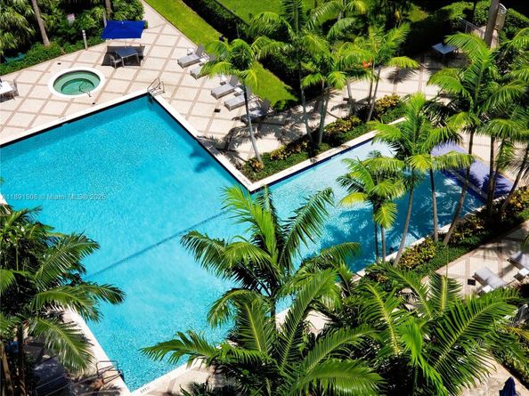 2000 N Bayshore Dr 907, Miami FL 33137