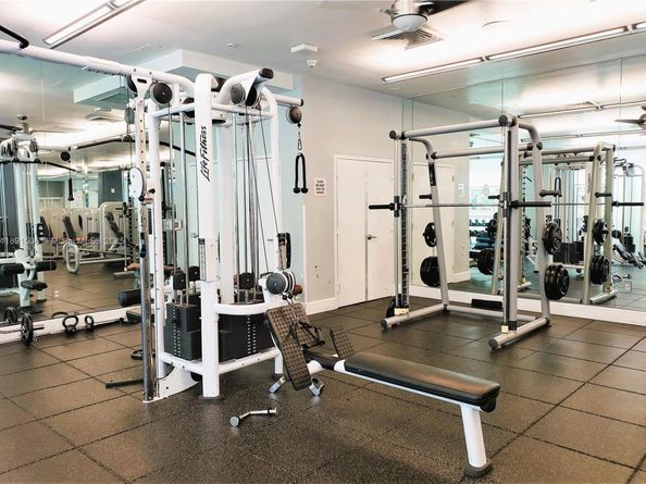 2000 N Bayshore Dr 907, Miami FL 33137