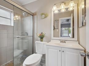 5707 NW 85th Ave, Margate FL 33321