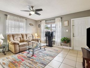 5707 NW 85th Ave, Margate FL 33321