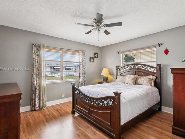 5707 NW 85th Ave, Margate FL 33321