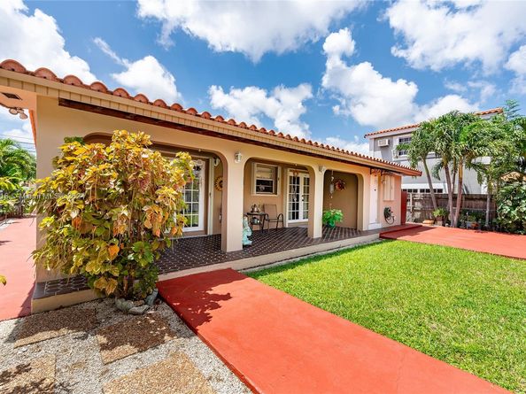 6751 SW 13th Ter, Miami FL 33144
