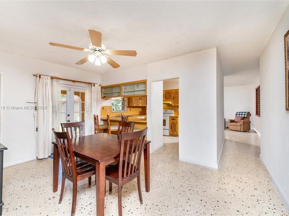 6751 SW 13th Ter, Miami FL 33144