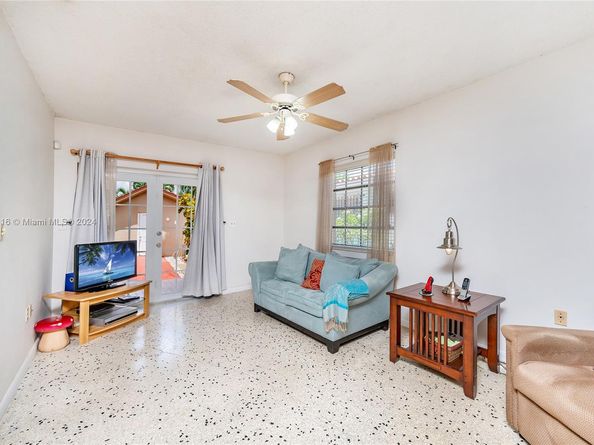 6751 SW 13th Ter, Miami FL 33144