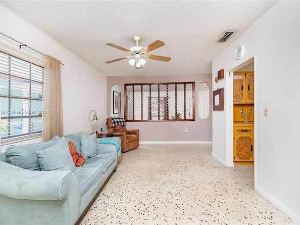 6751 SW 13th Ter, Miami FL 33144