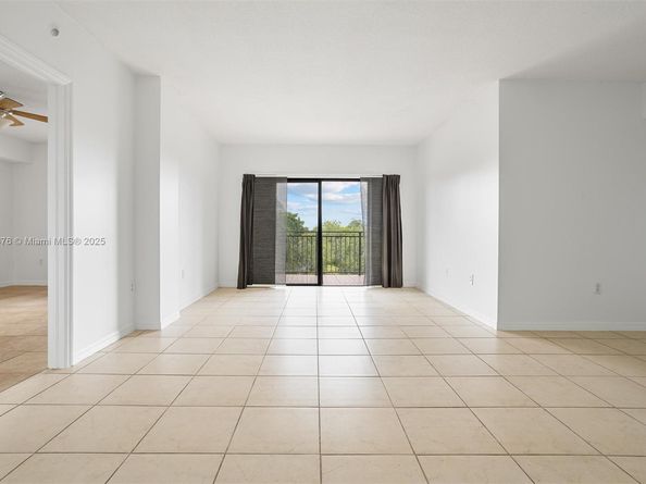 9340 Fontainebleau Blvd W505, Miami FL 33172