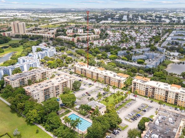 9340 Fontainebleau Blvd W505, Miami FL 33172