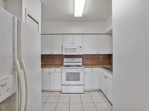 9340 Fontainebleau Blvd W505, Miami FL 33172