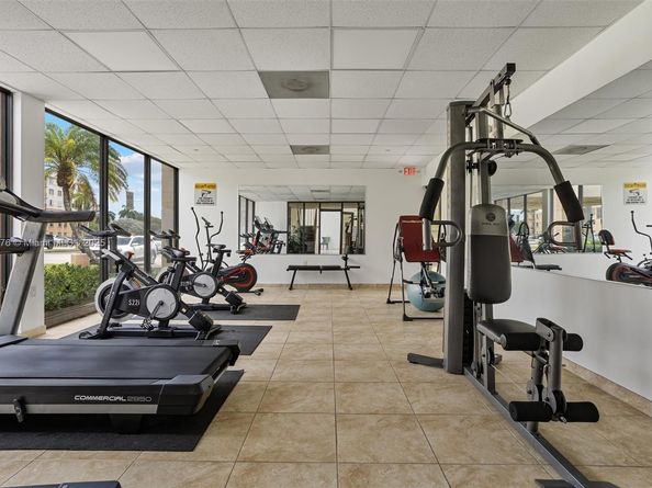 9340 Fontainebleau Blvd W505, Miami FL 33172