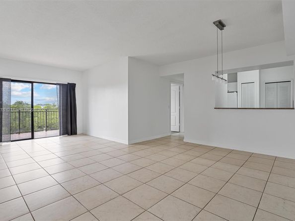 9340 Fontainebleau Blvd W505, Miami FL 33172