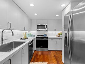 2600 Cardena St PH4, Coral Gables FL 33134