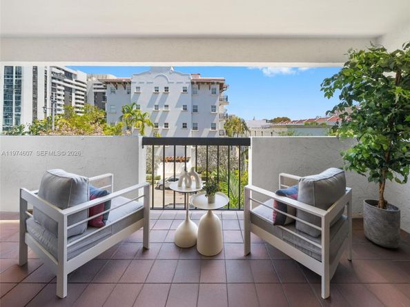 2600 Cardena St PH4, Coral Gables FL 33134