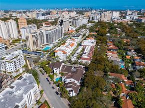 2600 Cardena St PH4, Coral Gables FL 33134