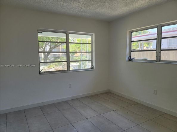 16900 NE 23rd Ave, North Miami Beach FL 33160