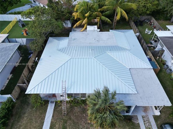 16900 NE 23rd Ave, North Miami Beach FL 33160