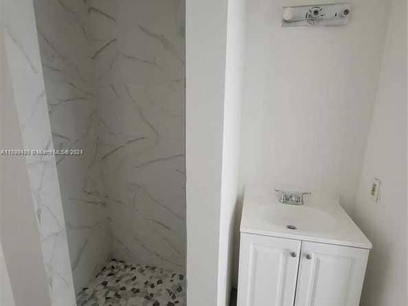 16900 NE 23rd Ave, North Miami Beach FL 33160