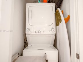 121 NE 34th St 2711, Miami FL 33137