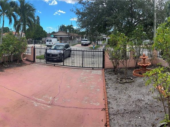 665 E 31st St, Hialeah FL 33013