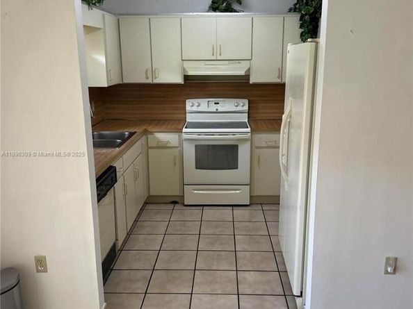 665 E 31st St, Hialeah FL 33013