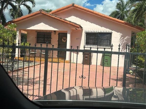 665 E 31st St, Hialeah FL 33013