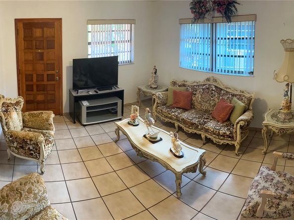 665 E 31st St, Hialeah FL 33013