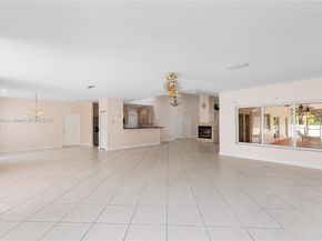 424 Bayberry Dr, Plantation FL 33317