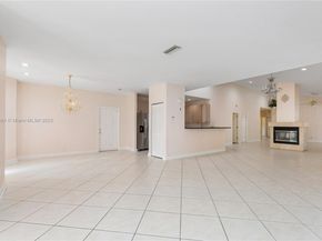 424 Bayberry Dr, Plantation FL 33317