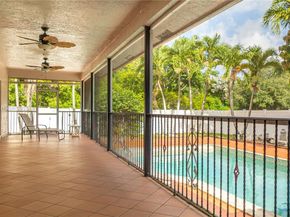 424 Bayberry Dr, Plantation FL 33317