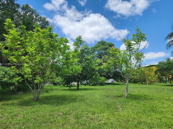 424 Bayberry Dr, Plantation FL 33317