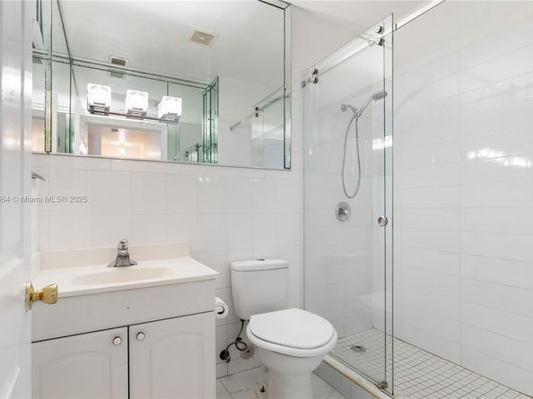 424 Bayberry Dr, Plantation FL 33317