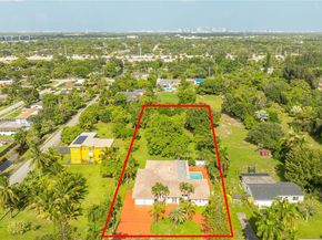 424 Bayberry Dr, Plantation FL 33317