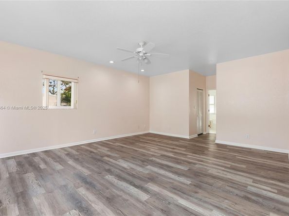424 Bayberry Dr, Plantation FL 33317