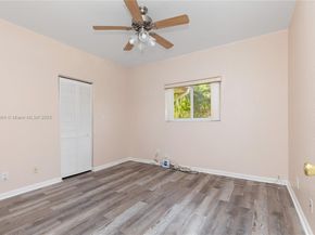424 Bayberry Dr, Plantation FL 33317