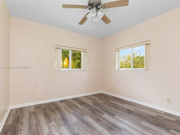 424 Bayberry Dr, Plantation FL 33317