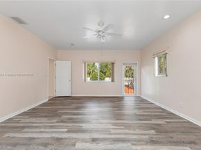 424 Bayberry Dr, Plantation FL 33317
