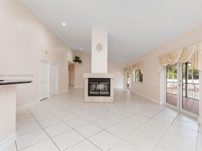 424 Bayberry Dr, Plantation FL 33317