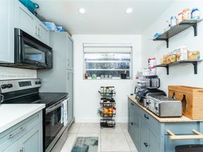 7500 NW 17th St 207, Plantation FL 33313