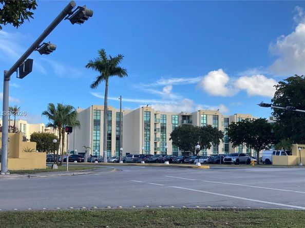 Undisclosed Address #A11939377, Miami FL 33175