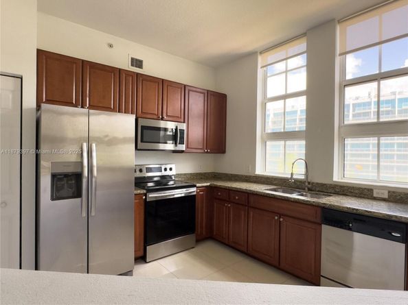 3001 NE 185th St 411, Aventura FL 33180