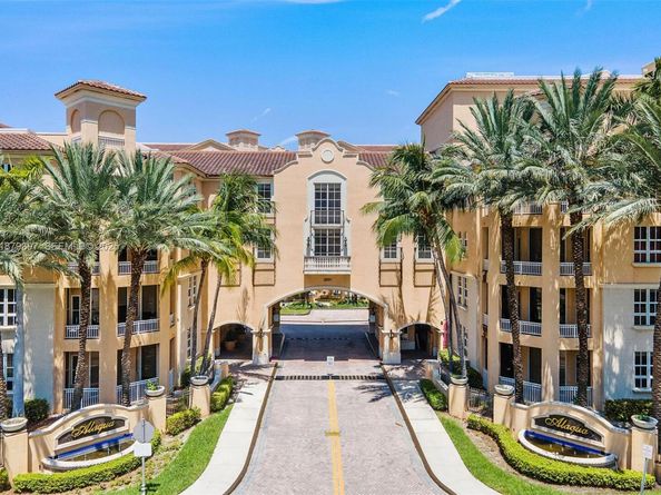 3001 NE 185th St 411, Aventura FL 33180