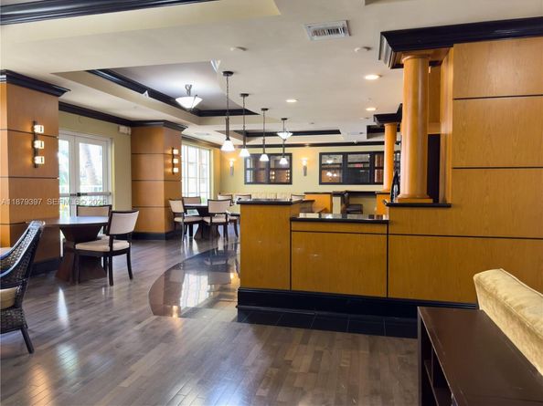 3001 NE 185th St 411, Aventura FL 33180