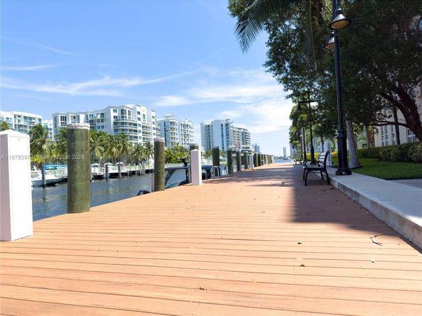 3001 NE 185th St 411, Aventura FL 33180