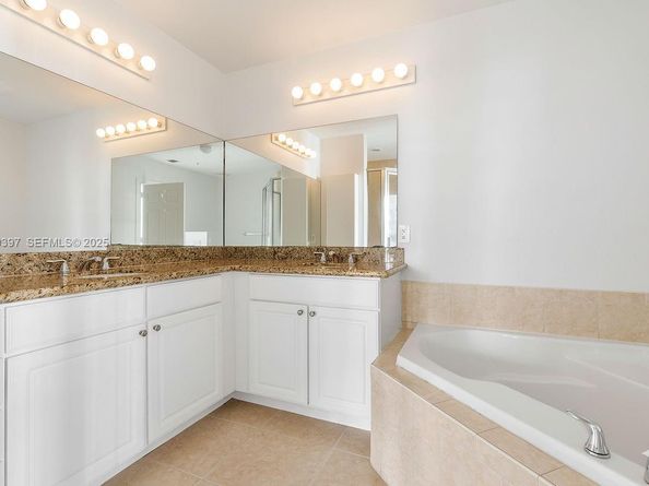 3001 NE 185th St 411, Aventura FL 33180